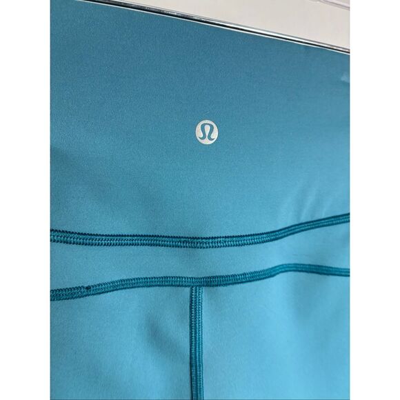 Lululemon In Movement Shorts in Pacific Teal Size 4 - Picture 3 of 8